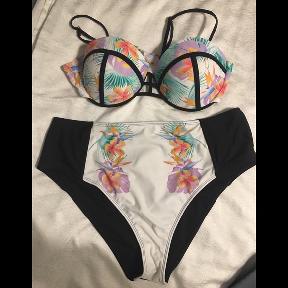 La Hearts Other - Tropical 2 Piece Bathing Suit